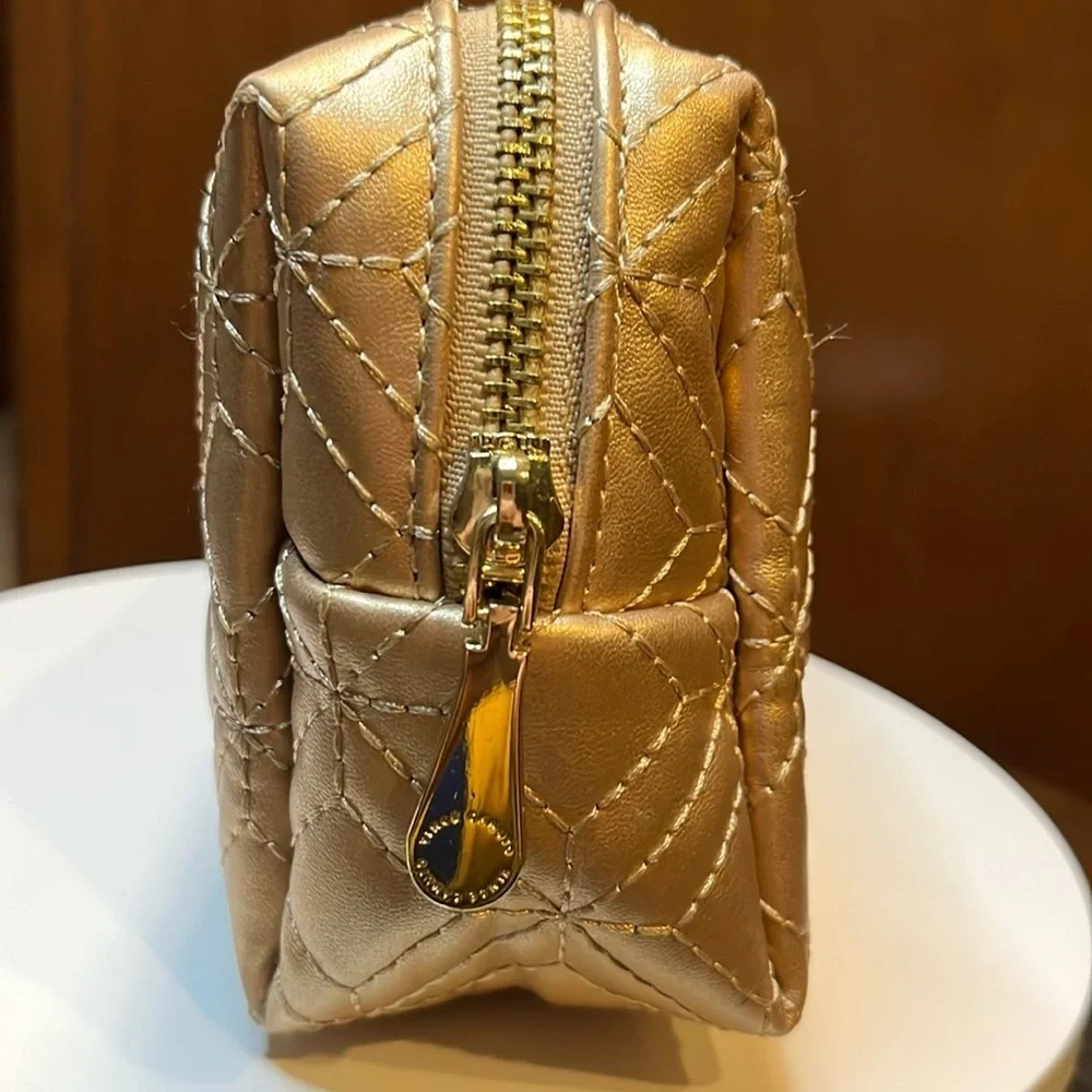 Vince Camuto Cosmetic Bag & beauty organizer Quilted gold metallic Acrylic/gold